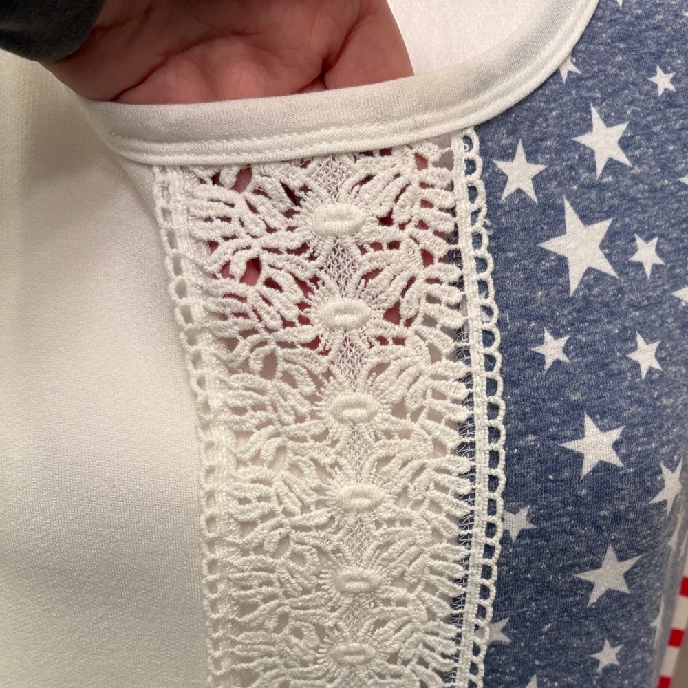 Patriotic Stars and Stripes Women's sleeveless lace Top Large - Picture 7 of 14